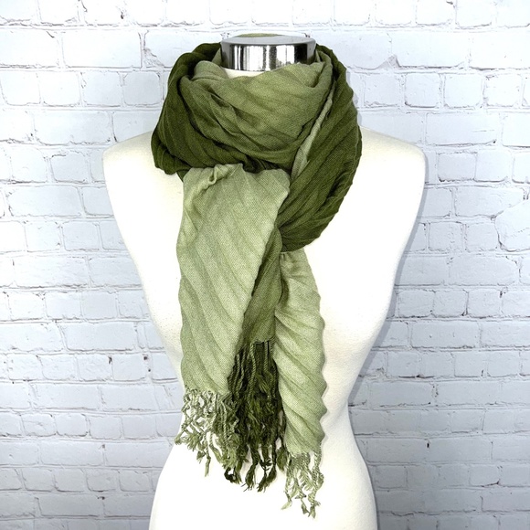 Accessories - 🔥CCO SALE! |•Ombré Green Scarf•|